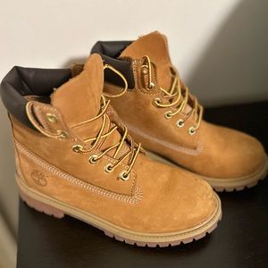 Wheat Color Classic Timberlands youth